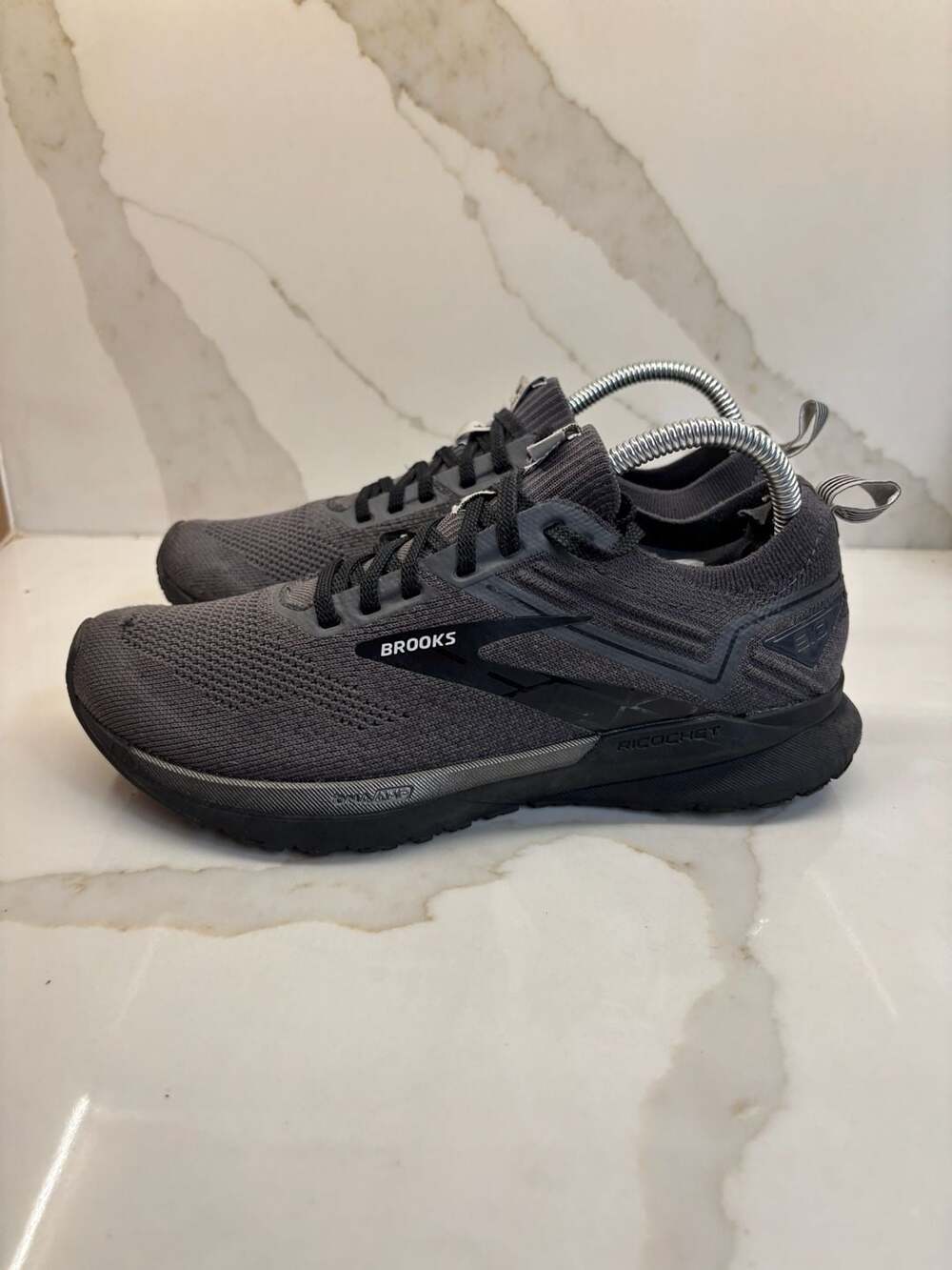 Women's Brooks Ricochet 3 (Size: 9)